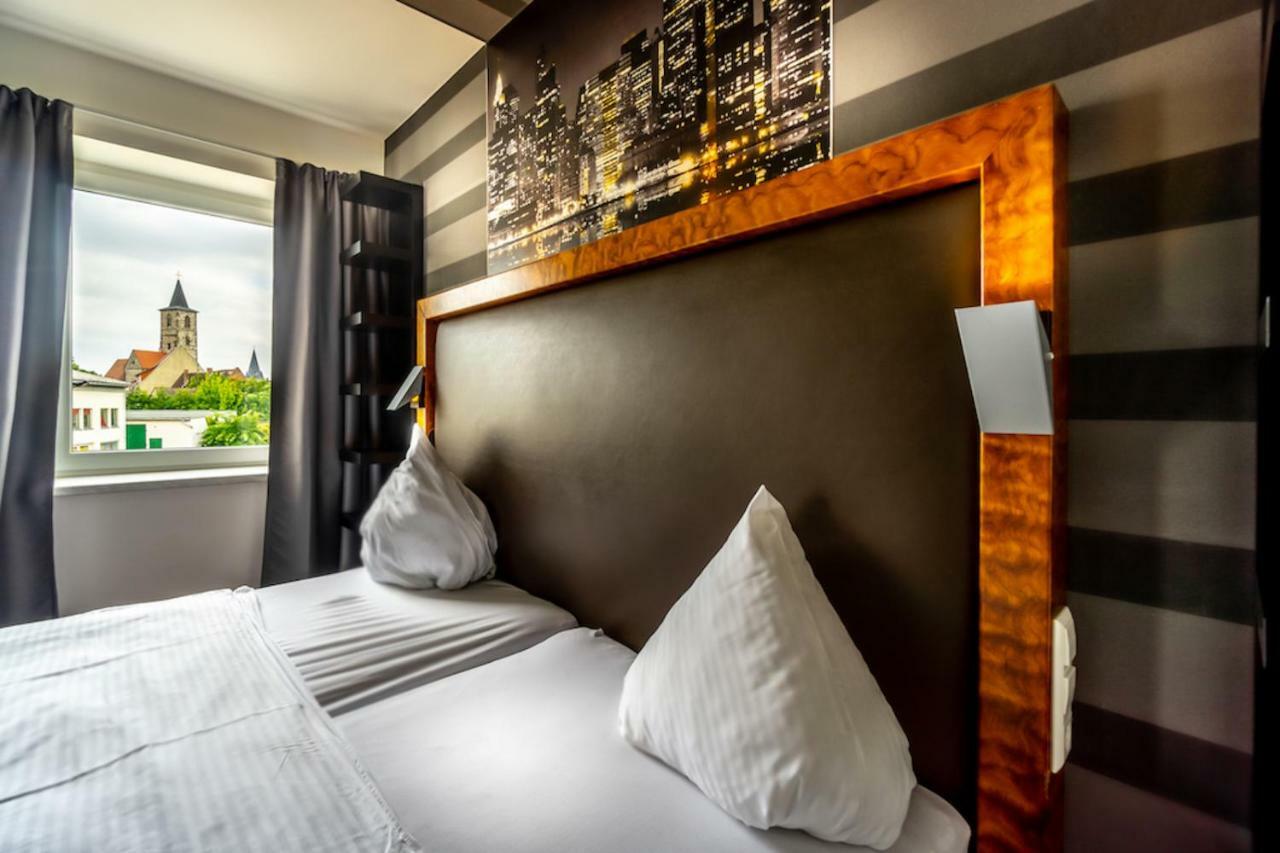 Sl'Otel Budget Bernburg Exteriér fotografie
